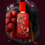 French Avenue - Veneno Scarlet EDP 100ml - imagen editorial